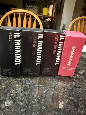 IL MAKIAGE  woke up like this foundation (3) & Smooche color changing foundation